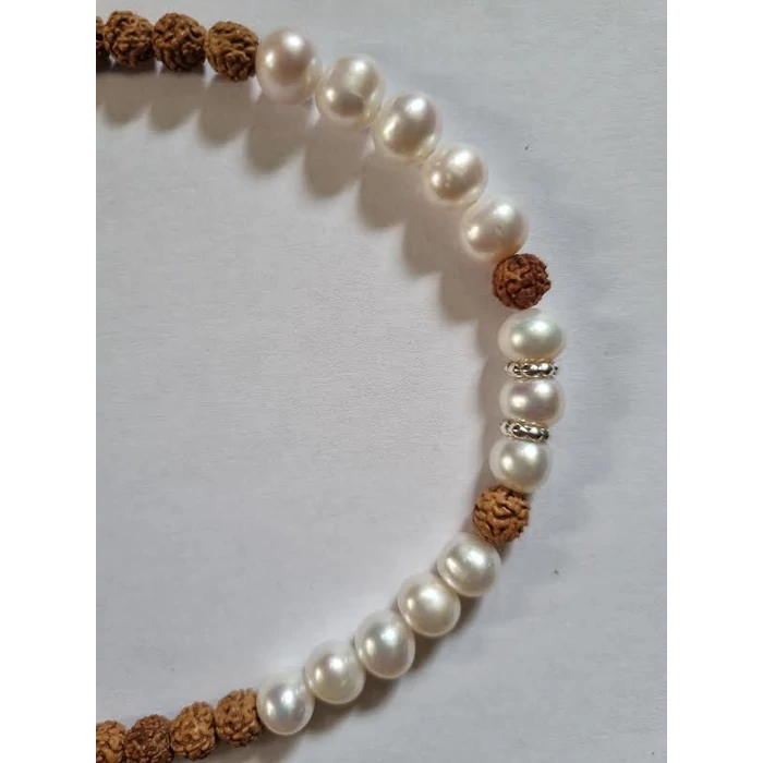 Igazgyöngy (6-9 mm) lánc rudraksha díszítéssel, 46 cm